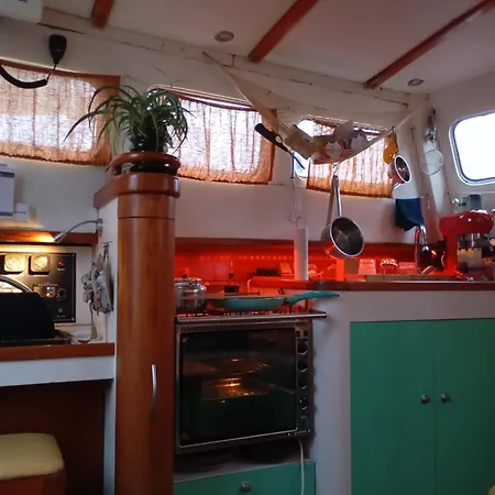 Sailboat Retreat * Amsterdam